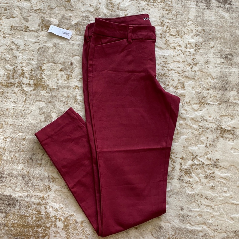 NWT Old Navy Pixie Mid Rise Pants